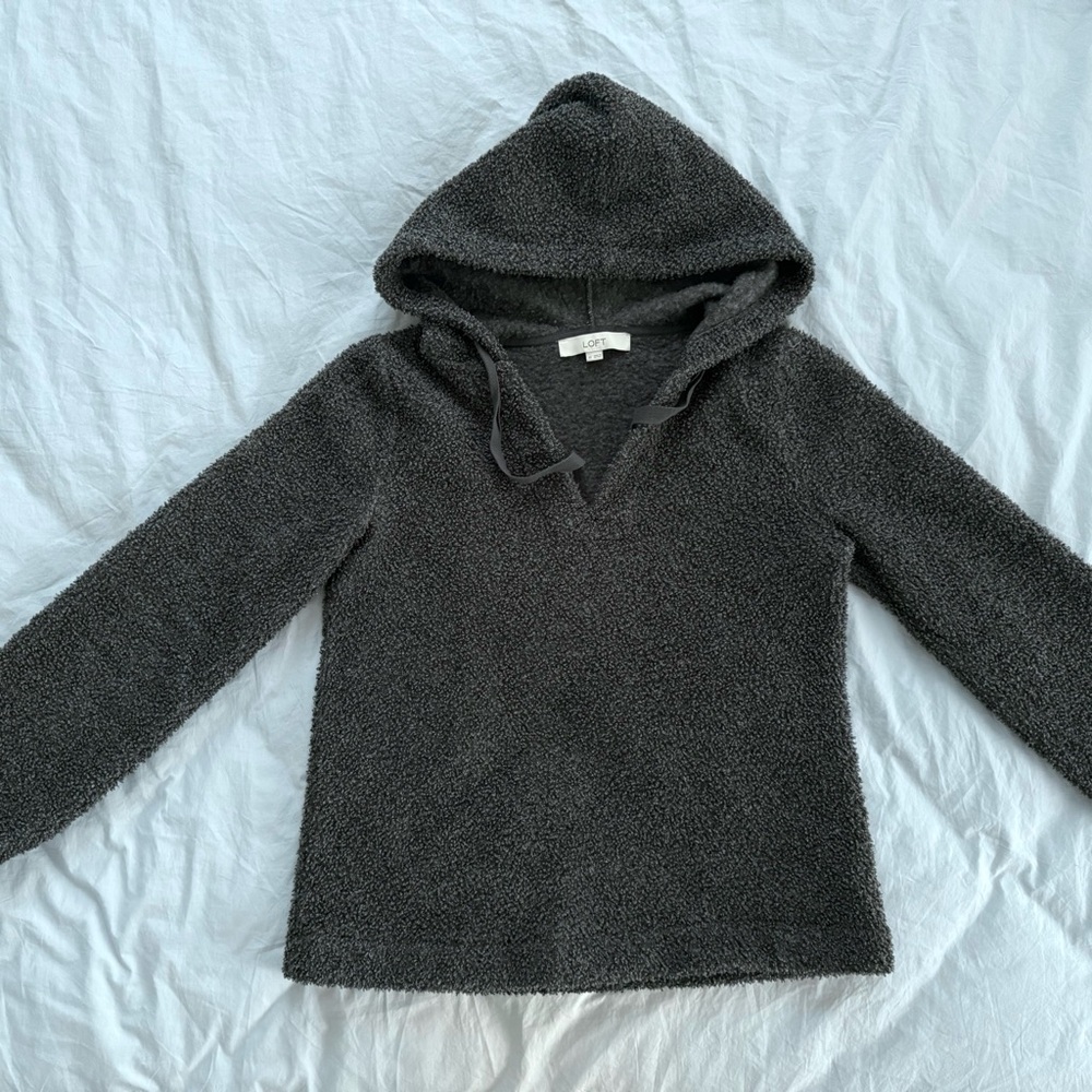 LOFT Gray V-Neck Sweater Knit Pullover